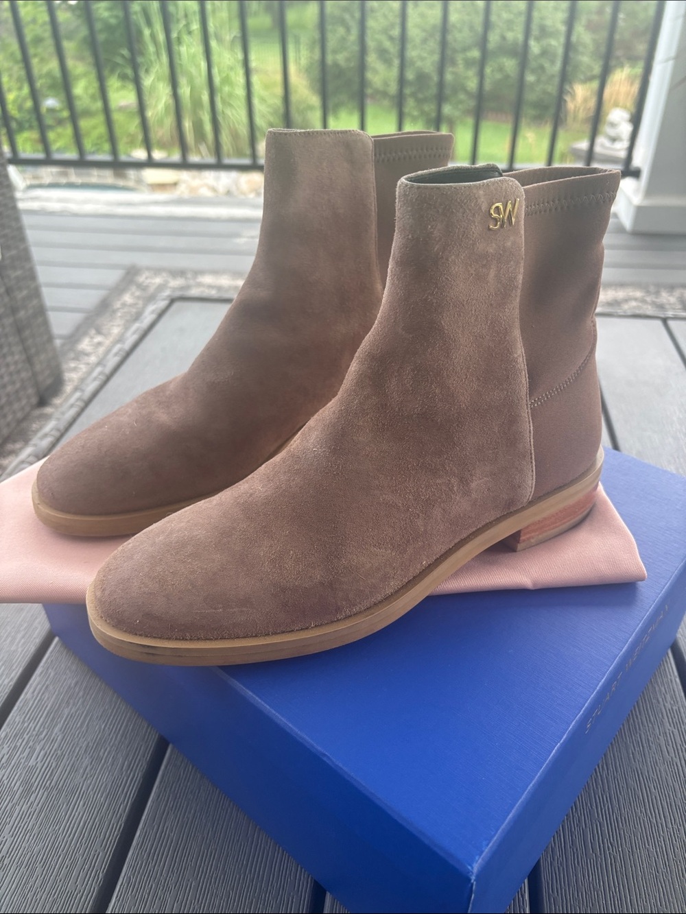 Stuart Weitzman pull on ankle boots in taupe suede size 5.5/36